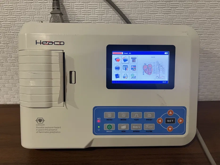 Kardiograf Přenosný elektrokardiograf ECG300G