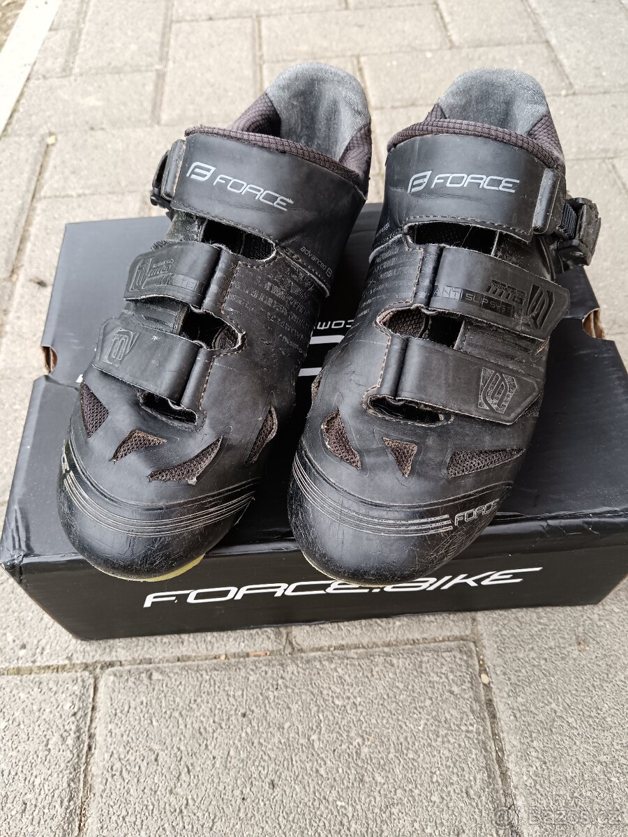 Cyklistické tretry Force 38
