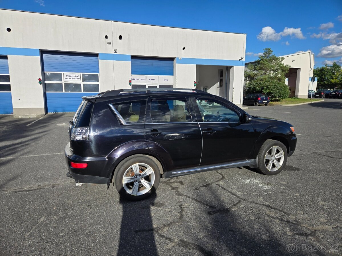 Mitsubishi Outlander II.