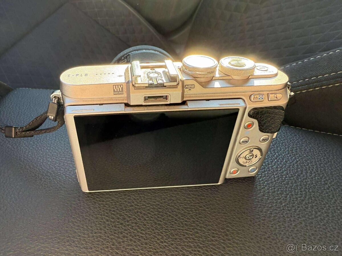 Olympus PEN E-PL8