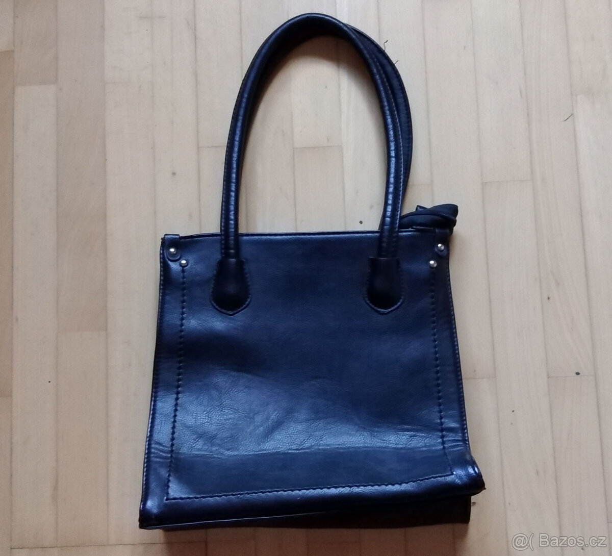 dámská černá kabelka