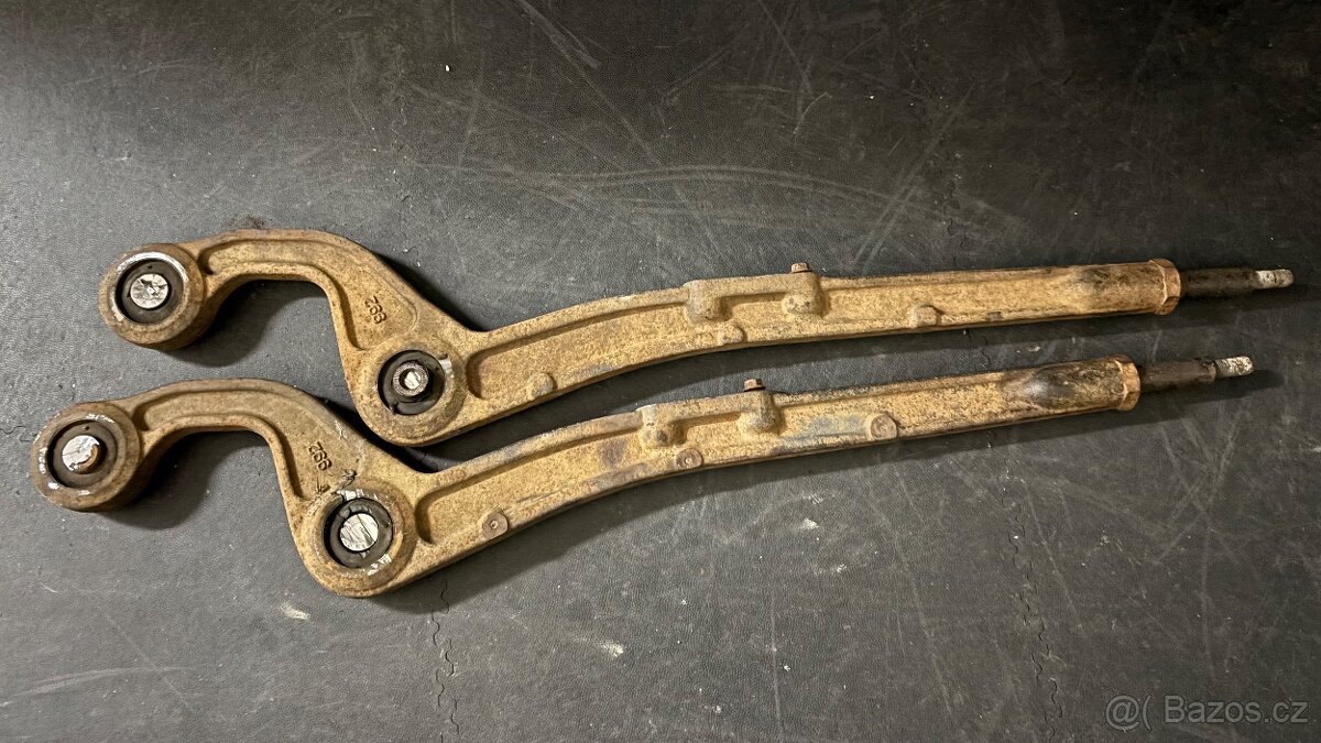 Přední ramena Nissan Patrol