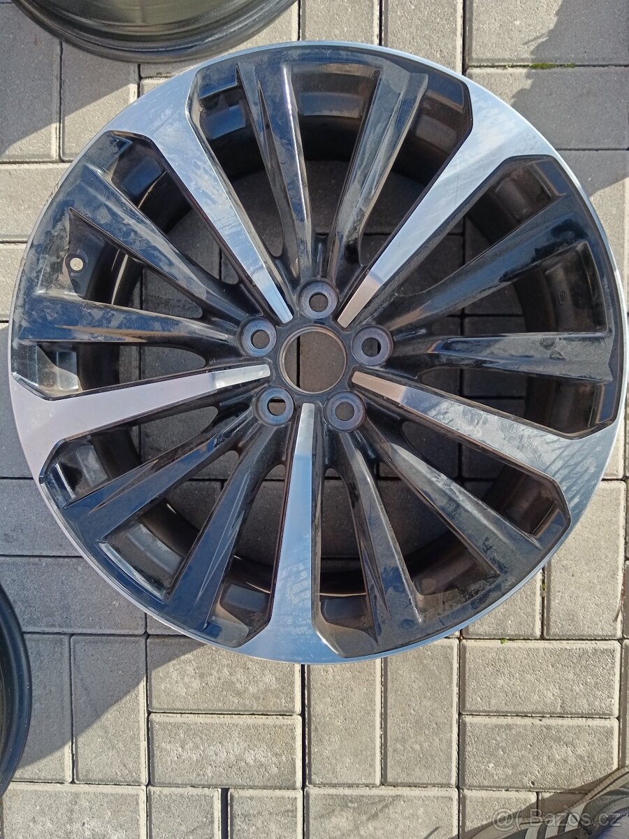 1x originál al disk 20" TOYOTA HIGHLANDER r.v. 2022