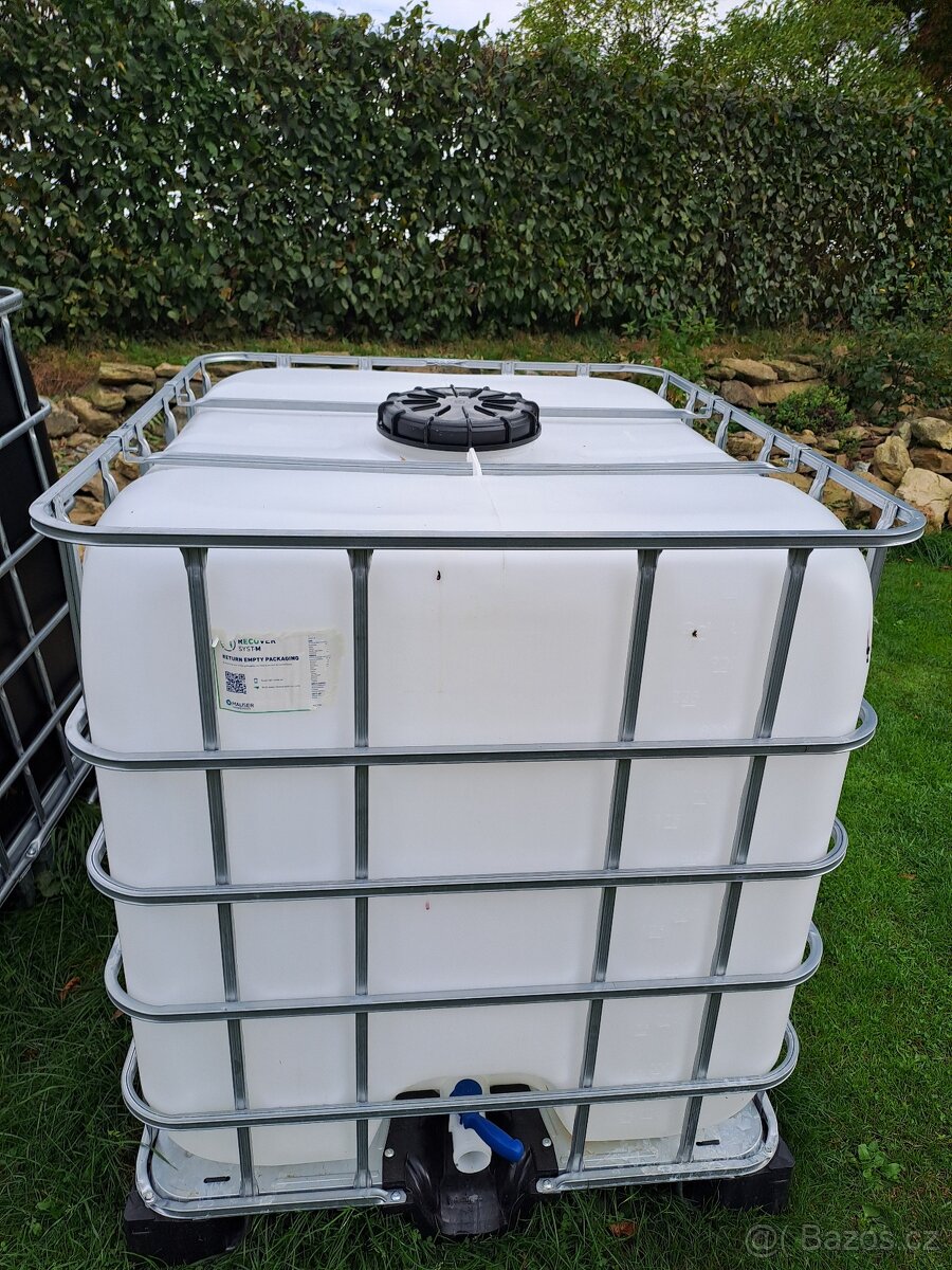 Kontejner na vodu 1000L