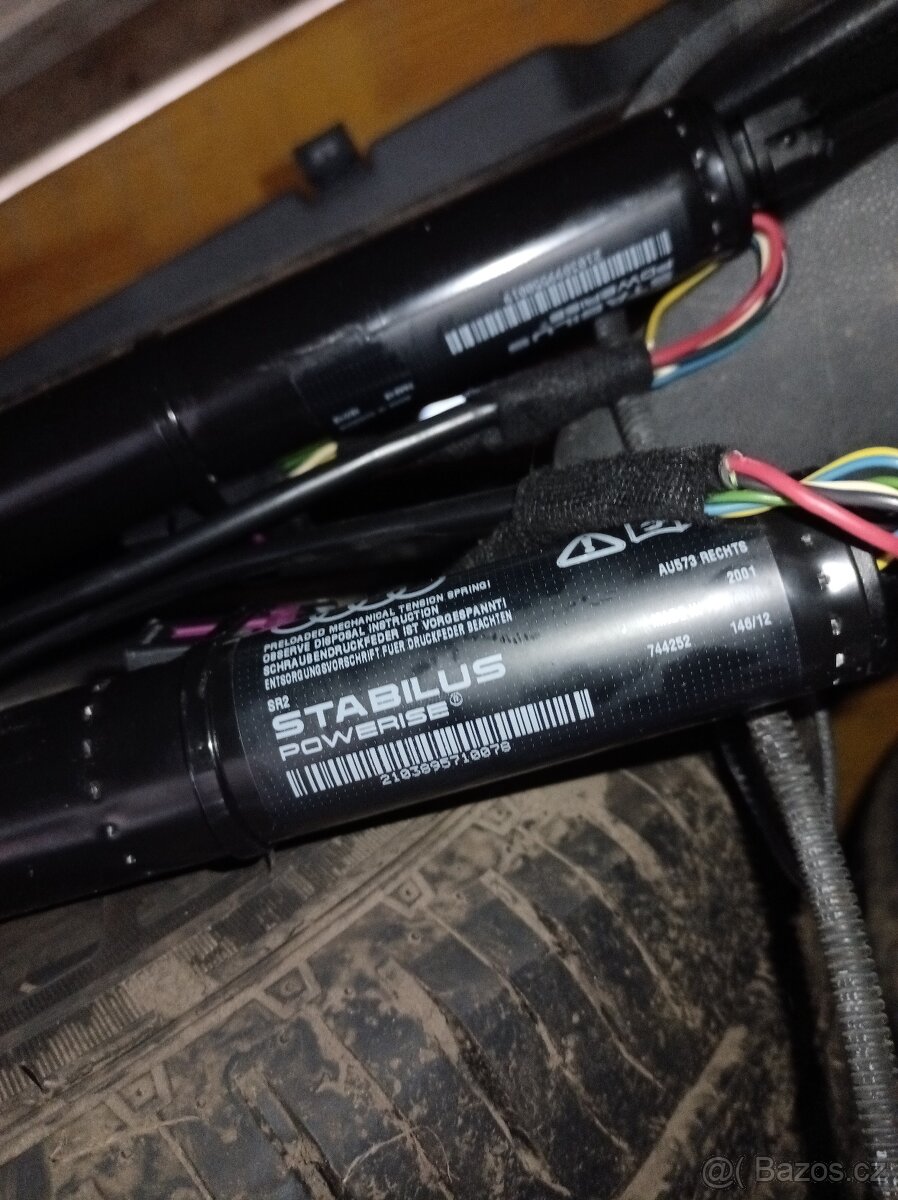 Elektrické pístnice kufru Audi s7