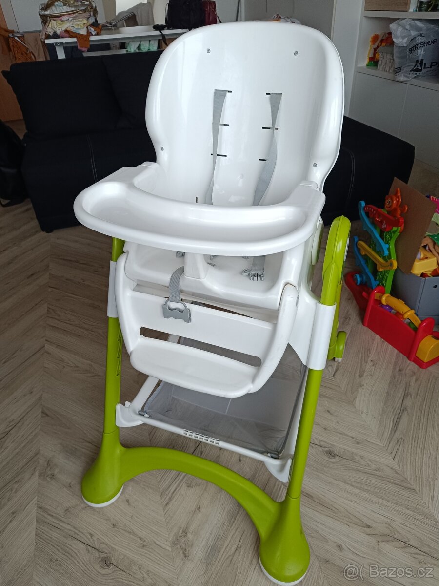 Skládací jídelní židlička