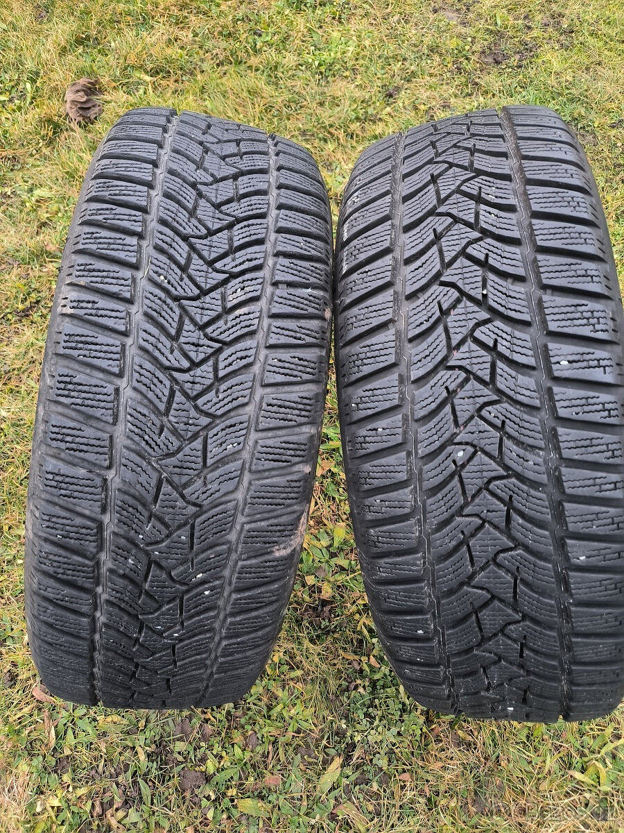 2 zimní pneu 205/55/17 DUNLOP vz. 85%