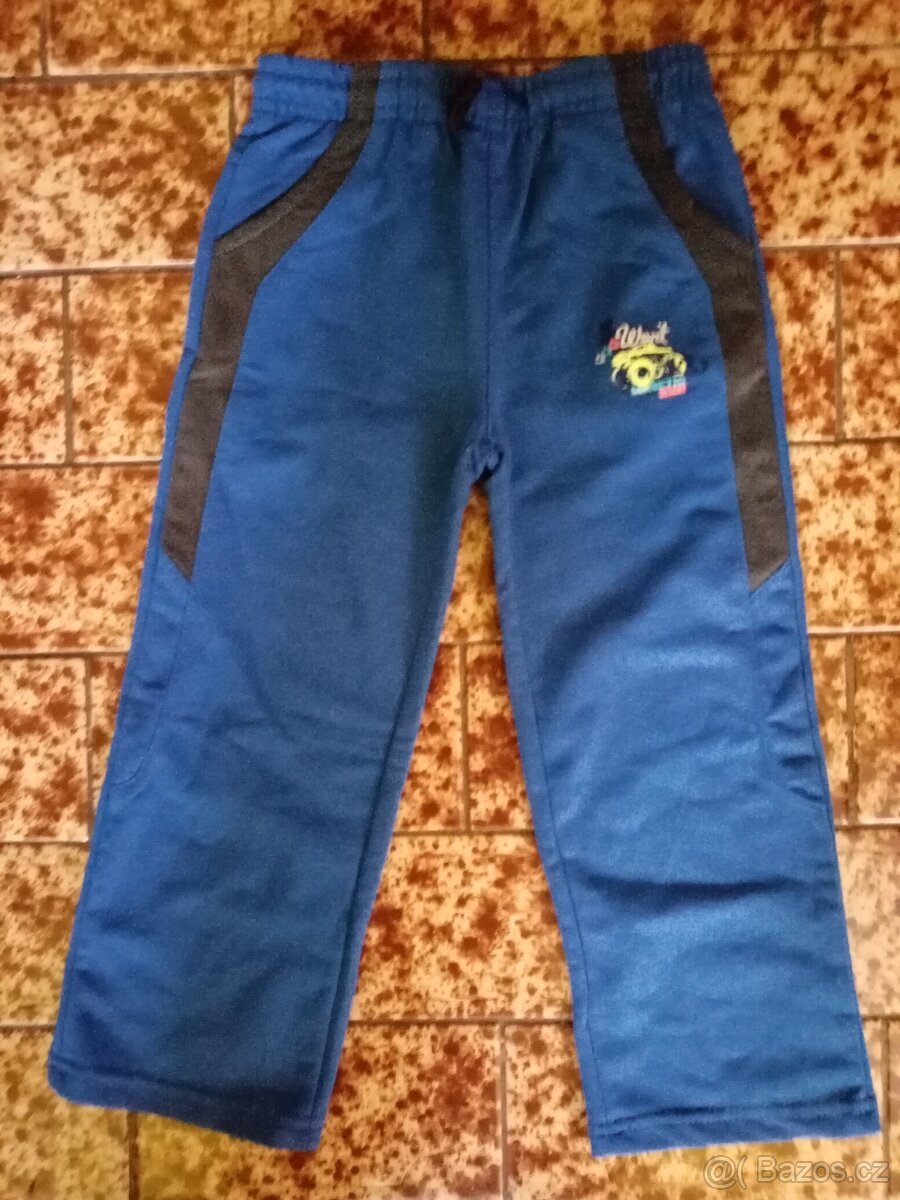 Tepláky nové s autem v. 98