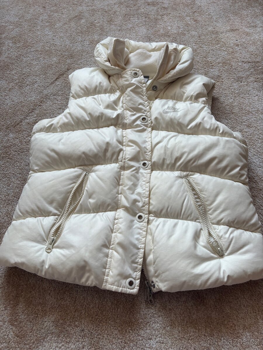 Dámská zimní vesta Nike