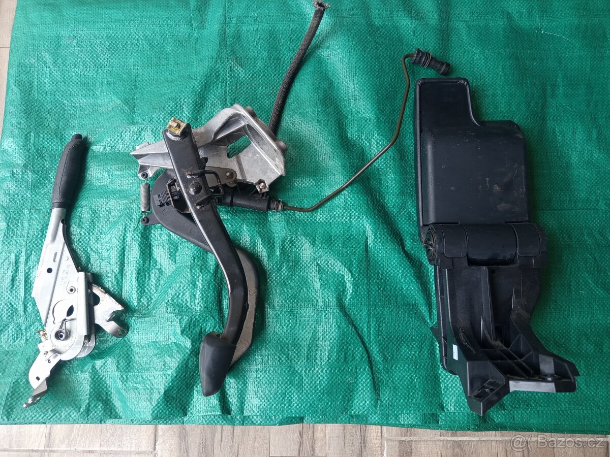 Pedály,loketka,BMW E46