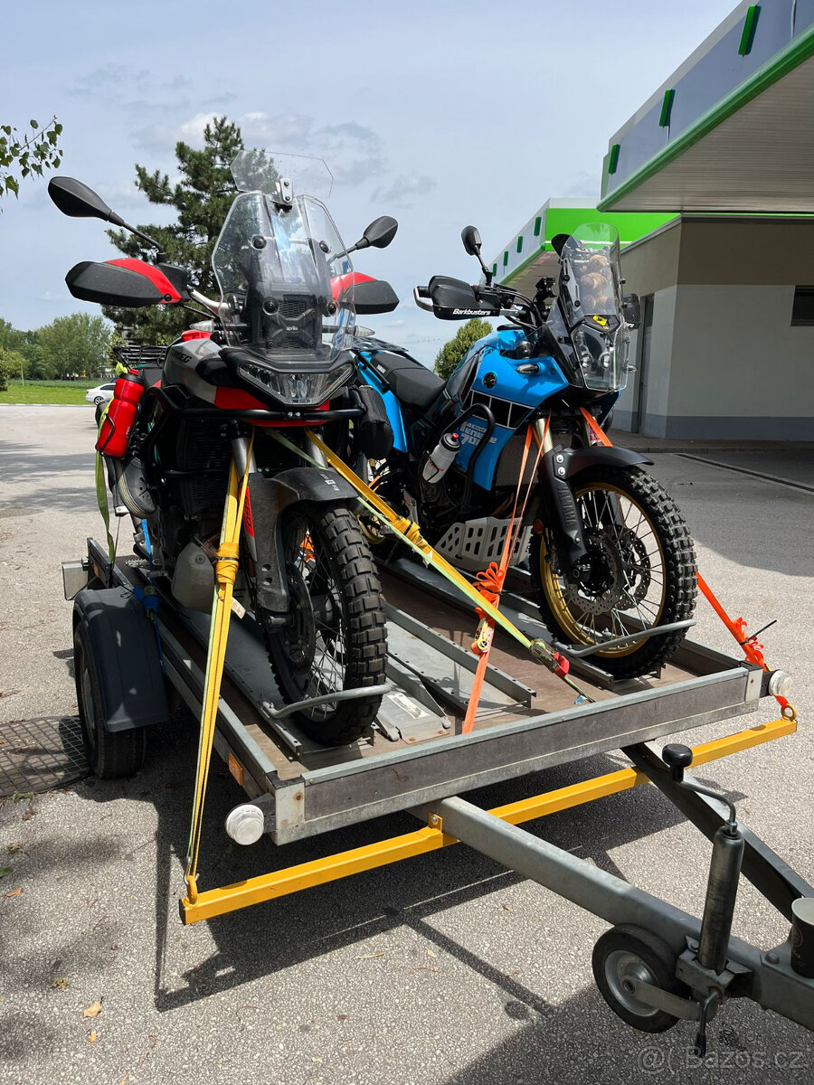 vlek na 3 motorky agados