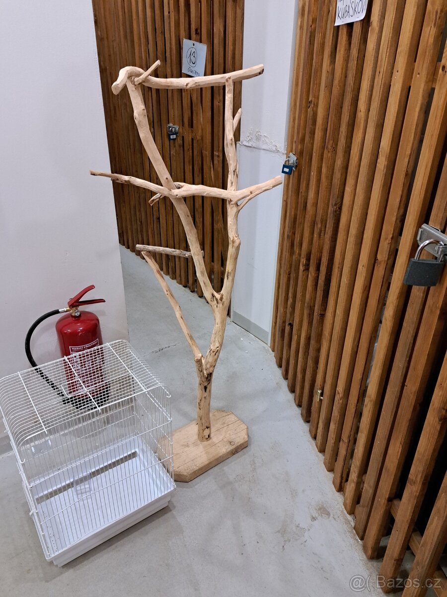 Prodám ptačí strom a klec