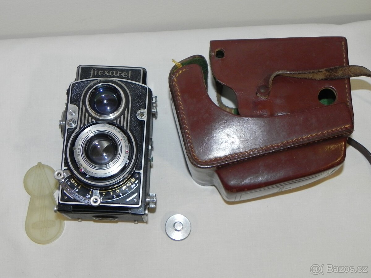 Starý fotoaparát Flexaret V