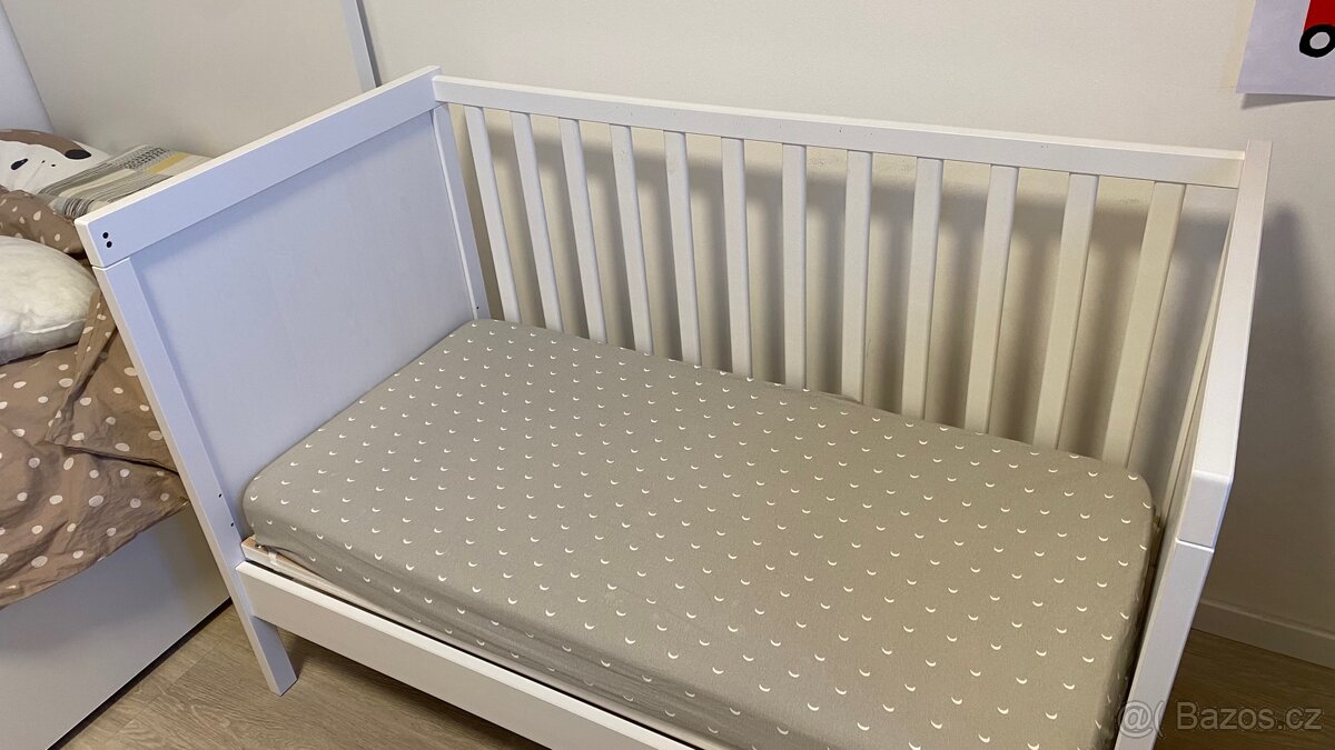 SUNDVIK Dětská postýlka IKEA