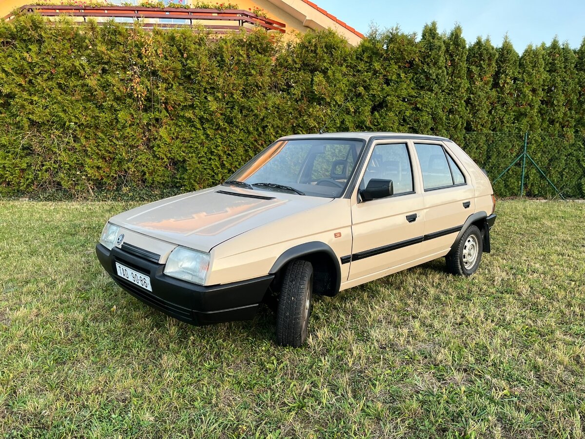 ŠKODA FAVORIT 136L - 1989