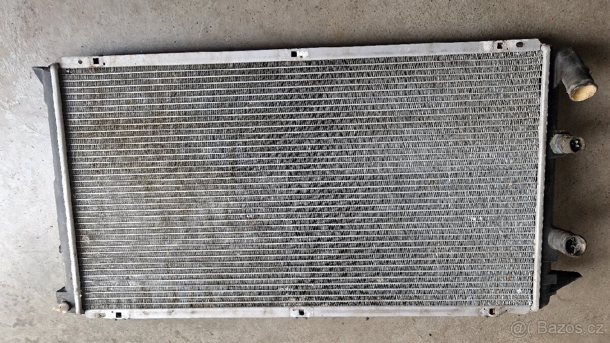 Zanovni chladič vody Renault Master 2 - 2,8 dti / 2,5 dci