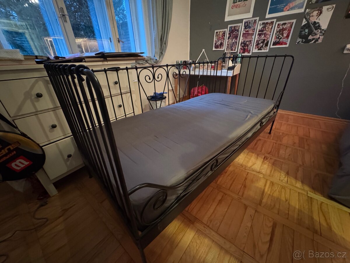 Kovový rám postele (sedačka) s roštem
