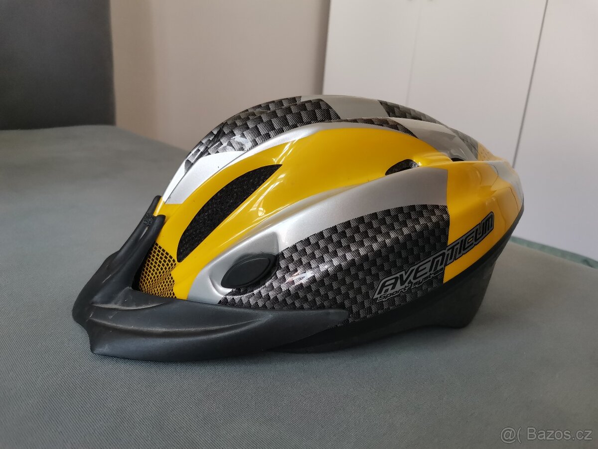 Přilba na kolo, brusle nebo skateboard