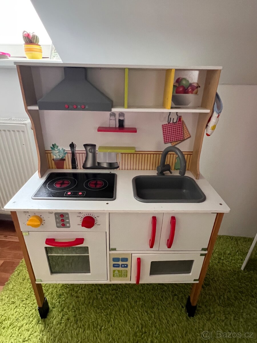 Dětská kuchyňka a obchůdek