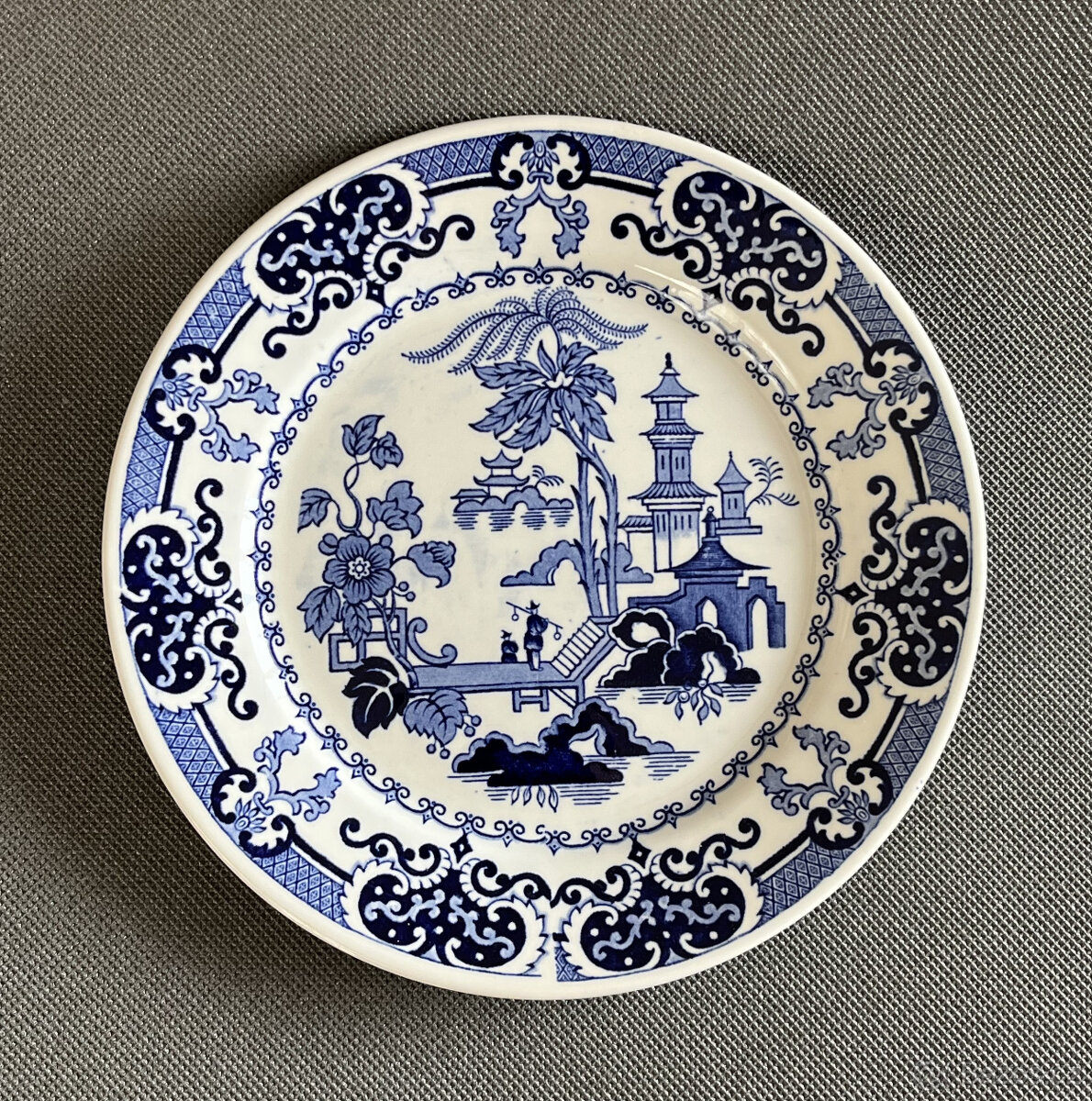 Starožitný porcelánový talíř Pekin 23.5 cm, Petrus Regout