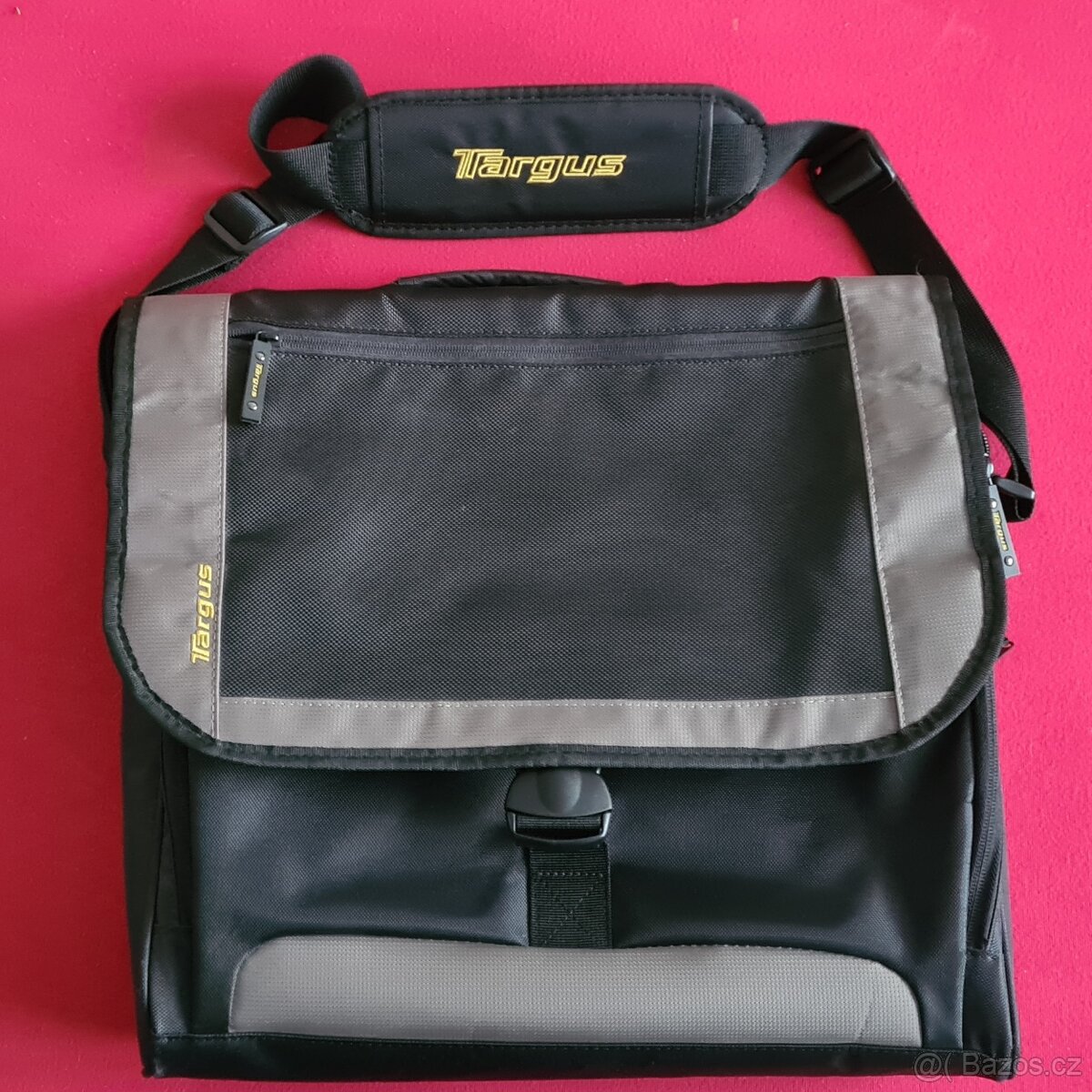 560 - TARGUS - brašna (nejen) na notebook - NOVÁ