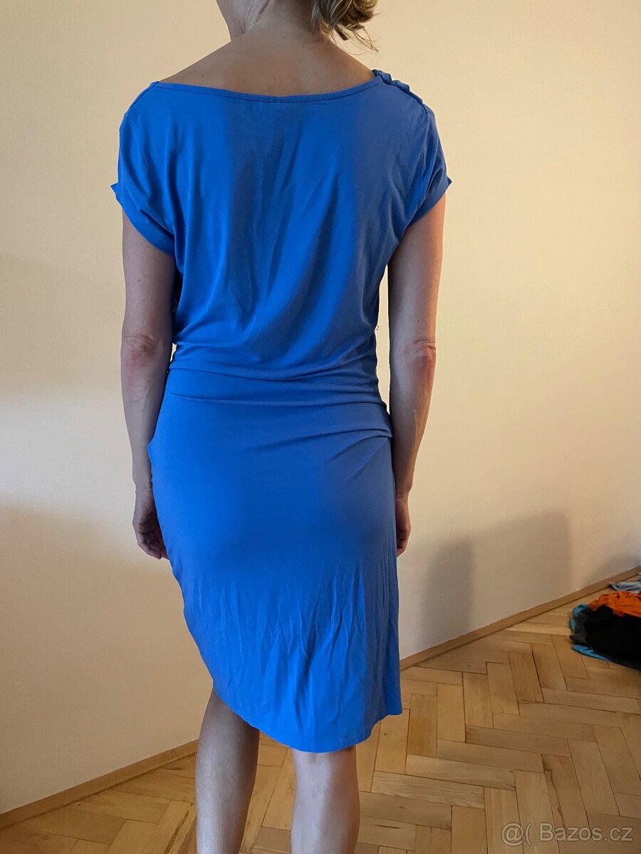 Šaty velikost M/L