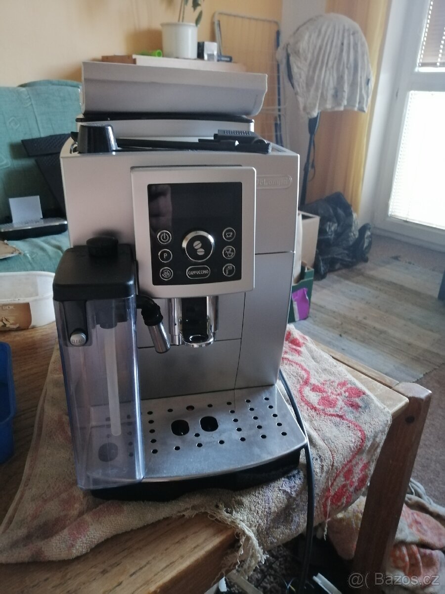 Automaticky kavovar DeLonghi capuccino