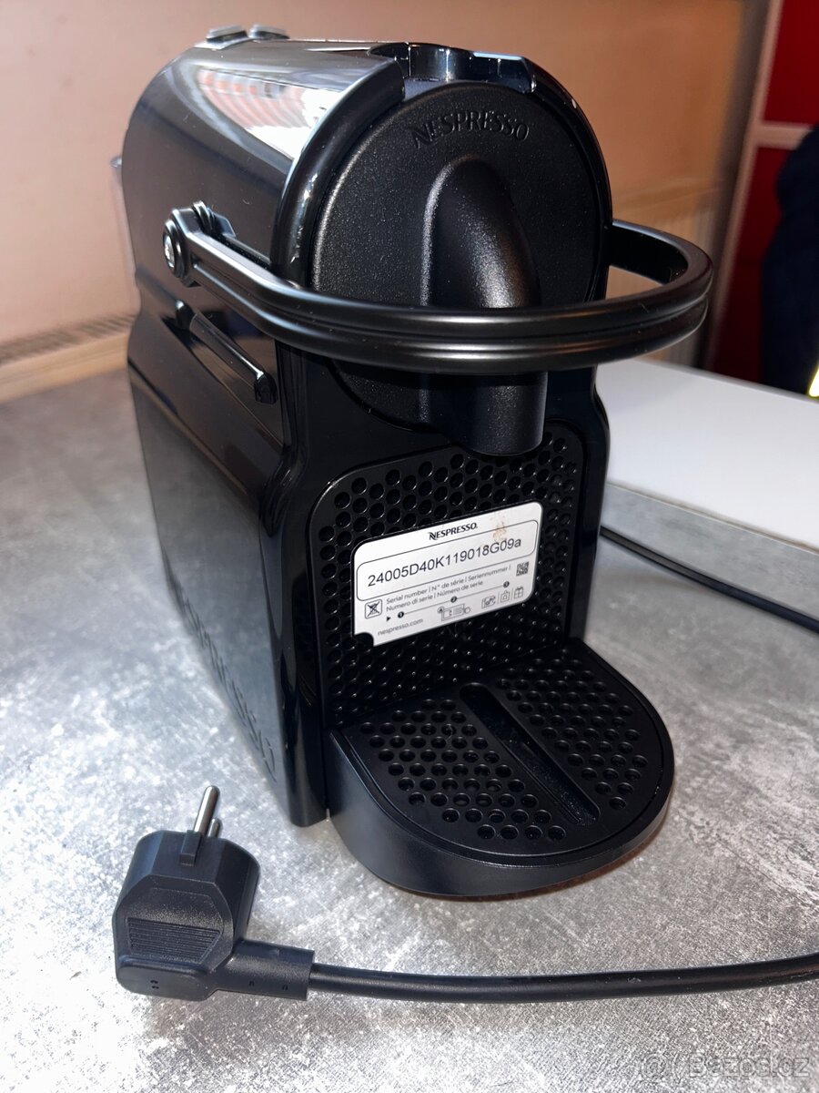 Prodám kapslový kávovar Nespresso Inissia