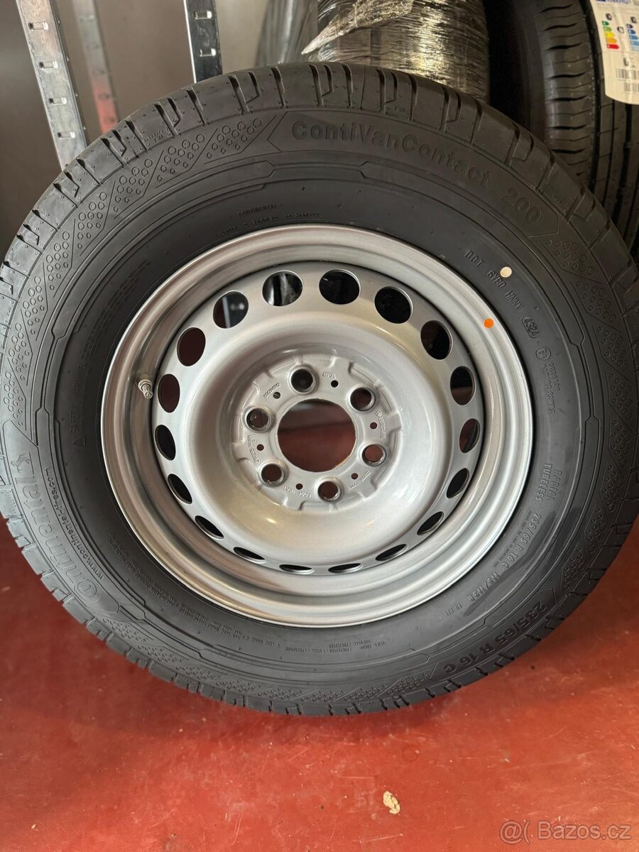Nové disky a pneumatiky na Mercedes-Benz Sprinter – 235/65 R