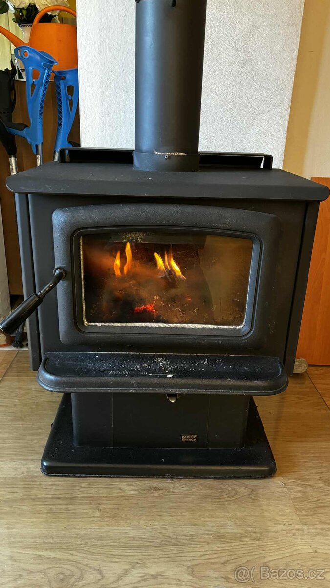Prodám Kanadská krbová kamna.