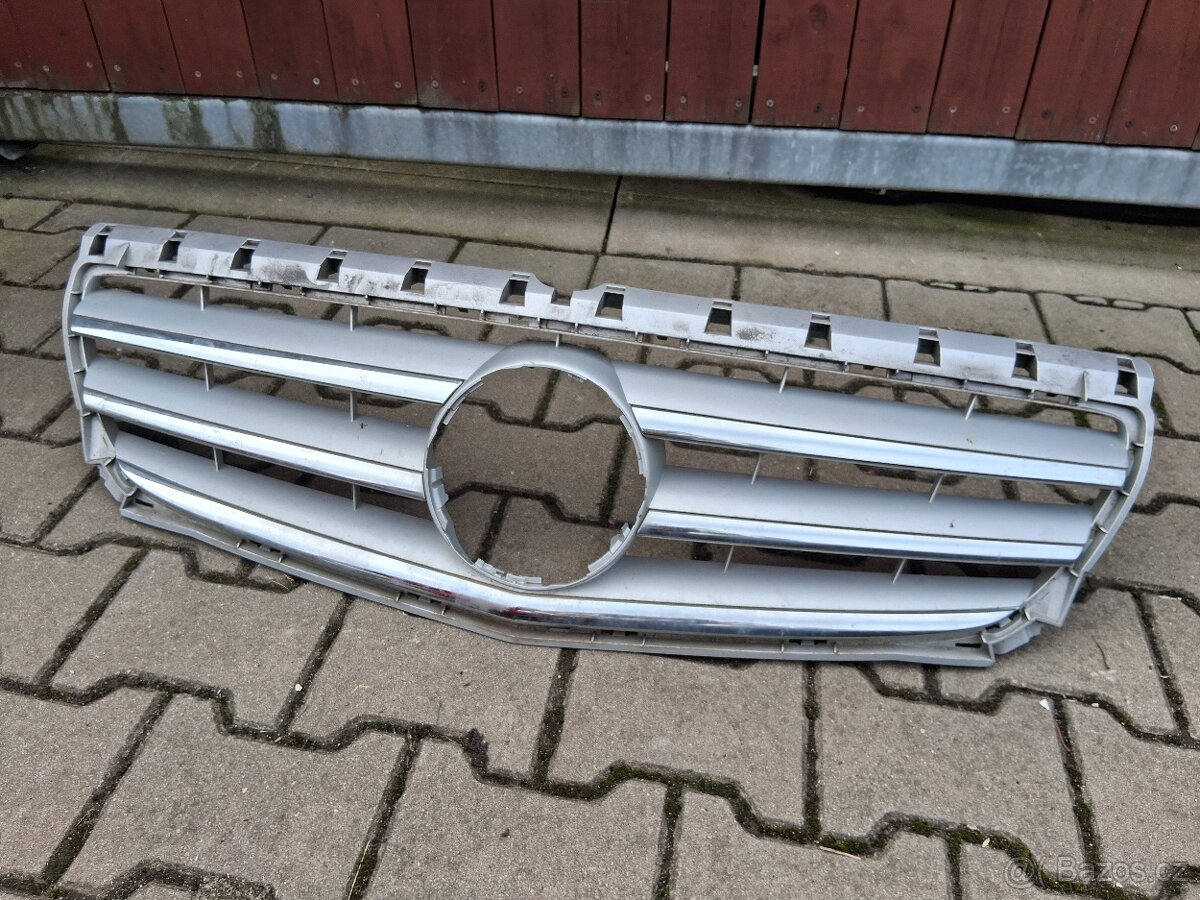 Mercedes w256 maska