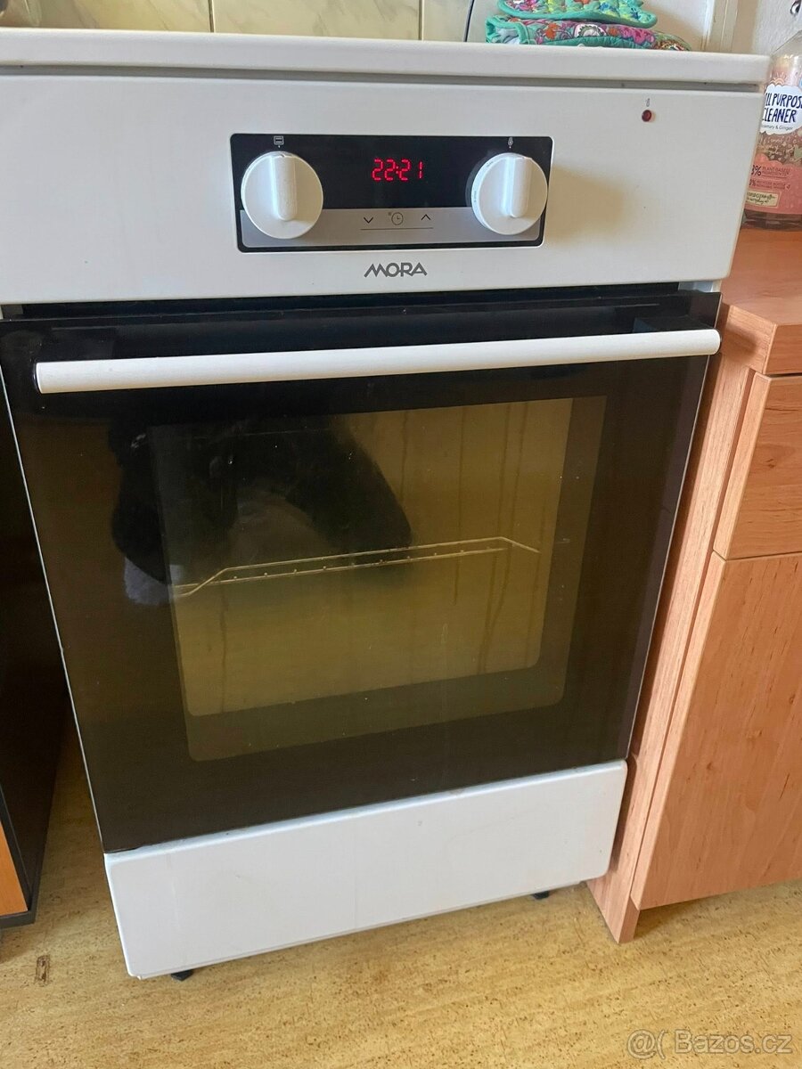 indukcni sporak Mora i8688