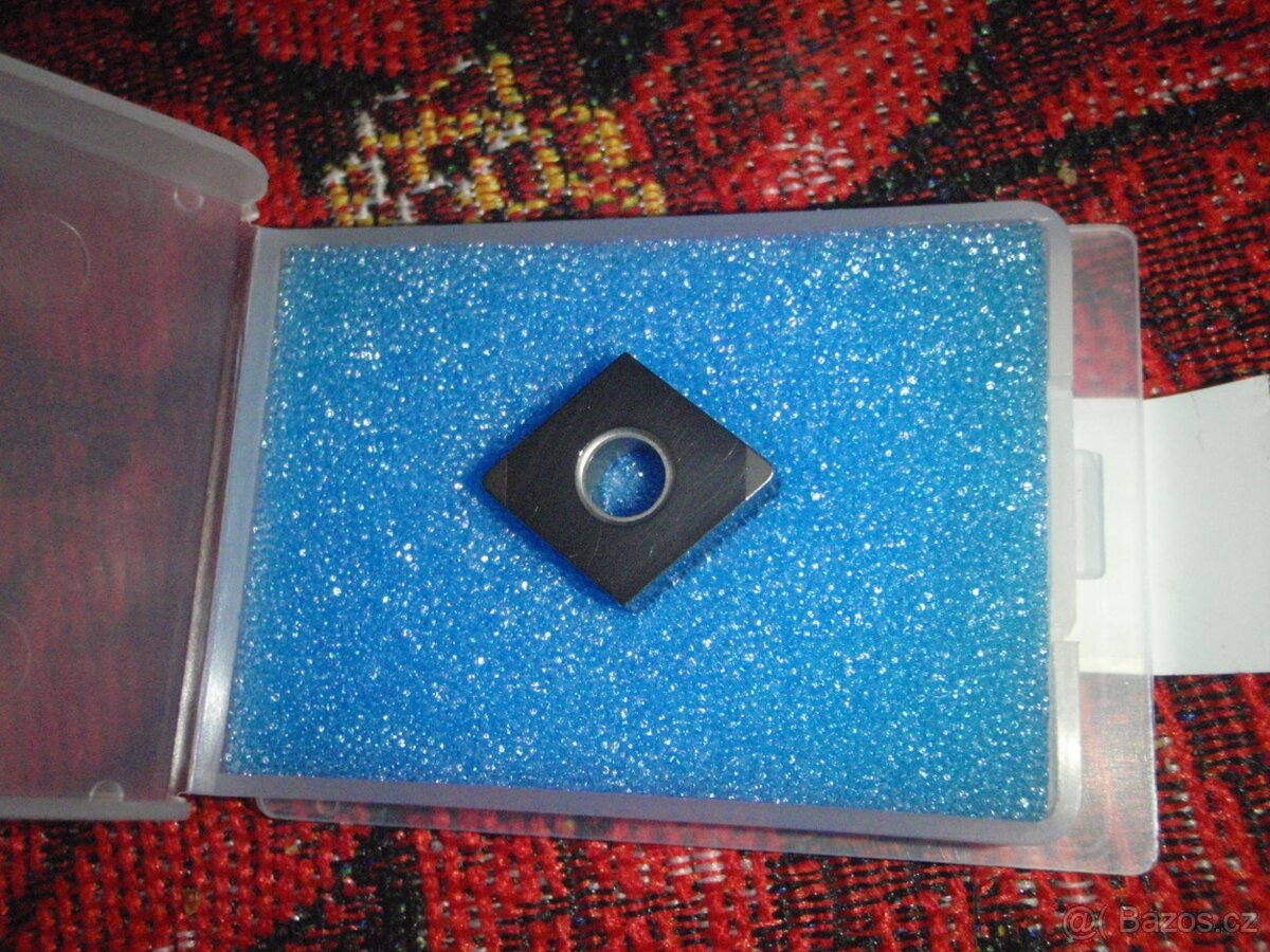 Nová VBD Kyocera CNGA 120408 - dva CBN břity pro tvrdé oceli