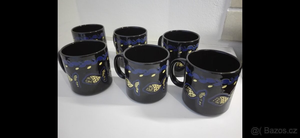 Hrnky nové.