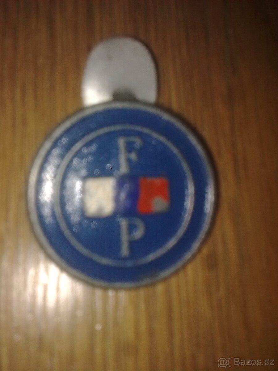 starý klopový odznak