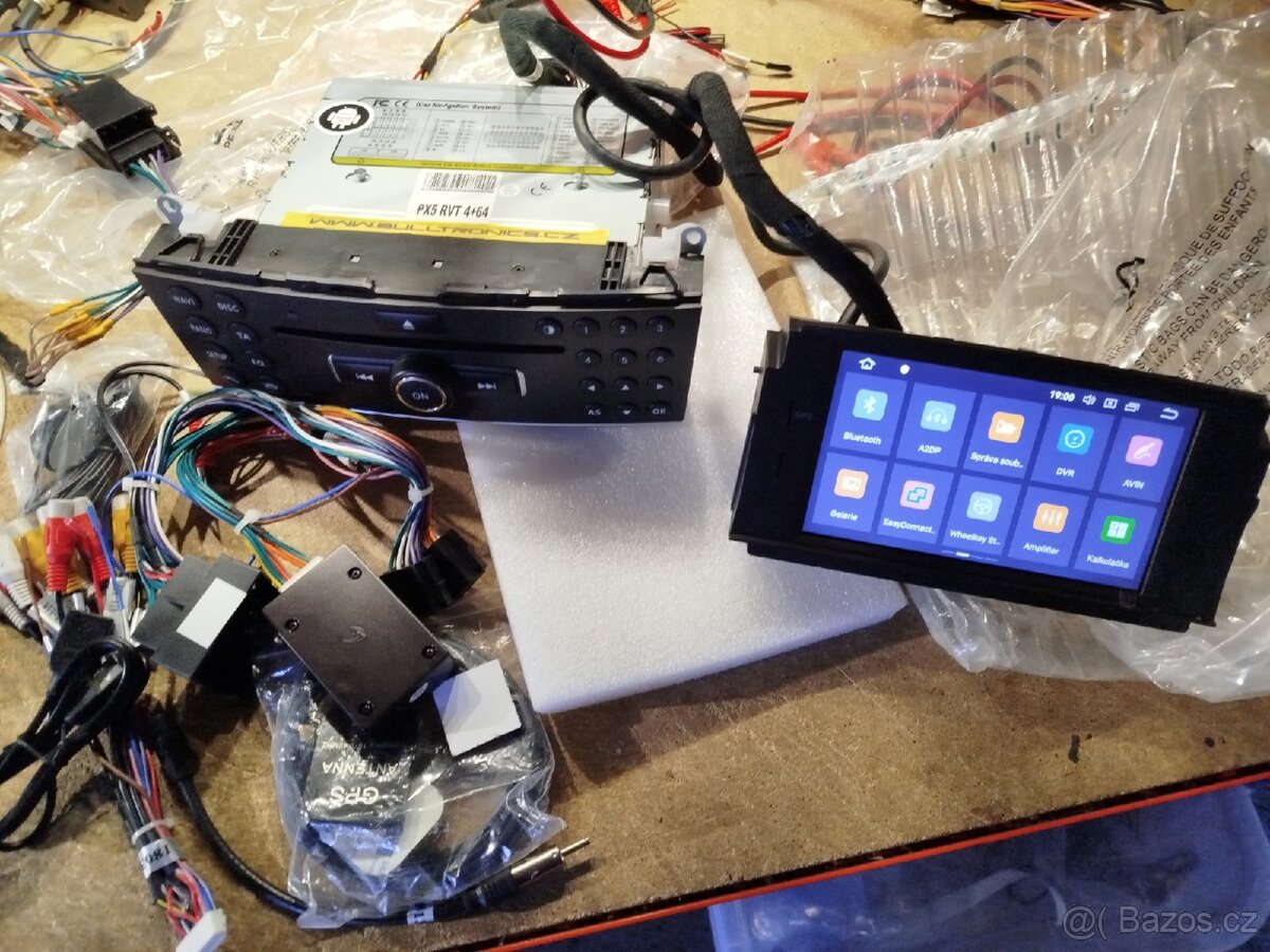 Mercedes w204 navigace android osmijadro