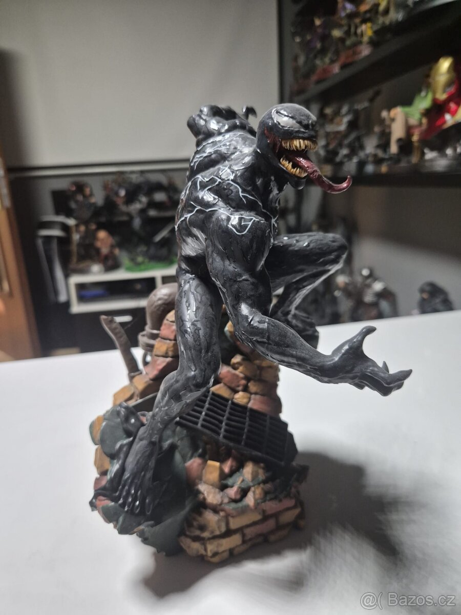SOCHA VENOM - IRON STUDIOS