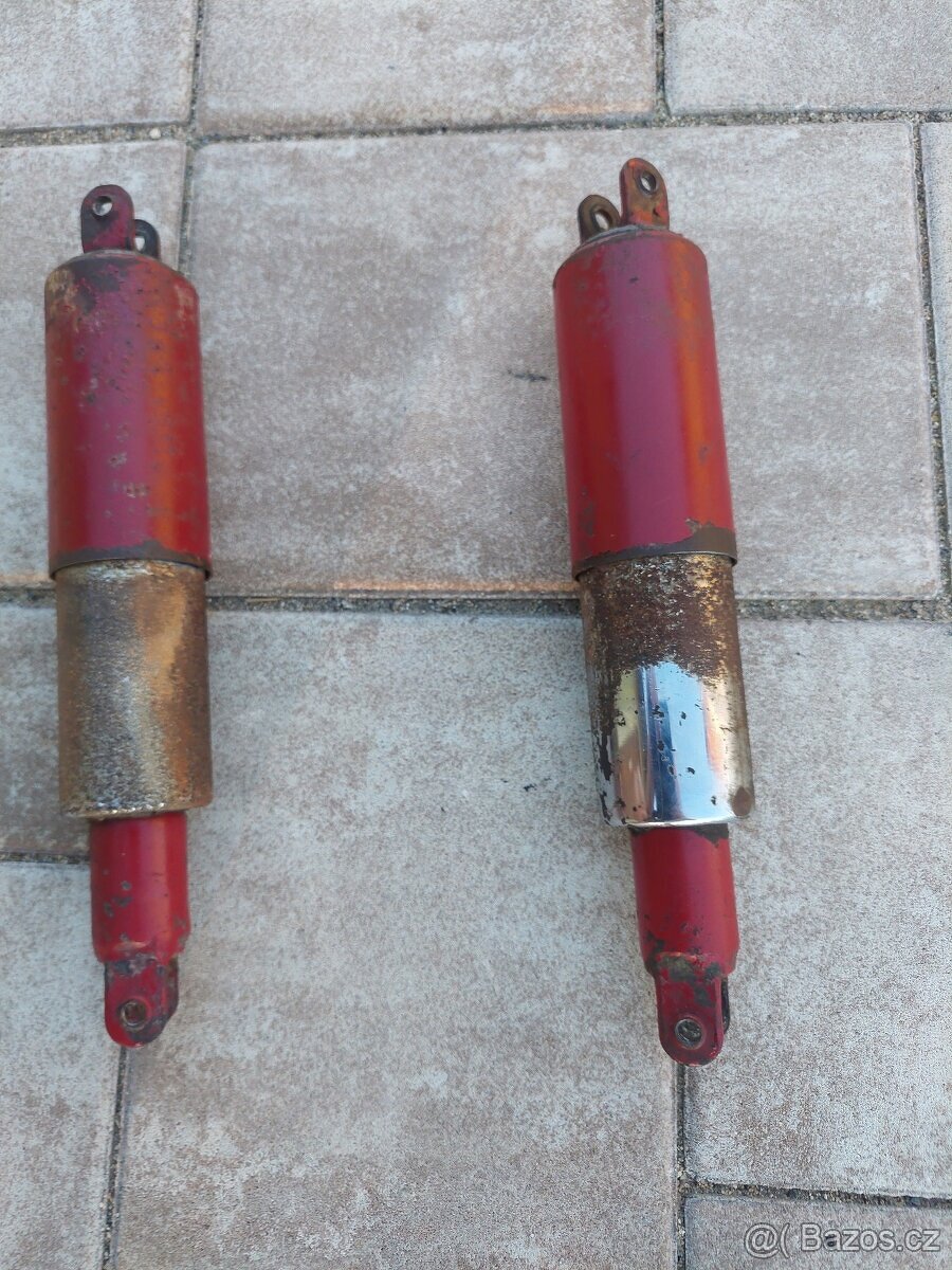 Jawa CZ 175 - zadni tlumice