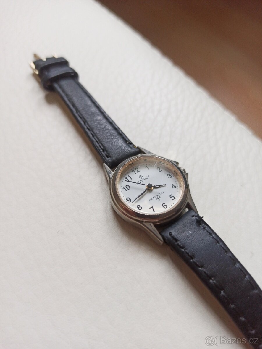 dámské hodinky Perfect