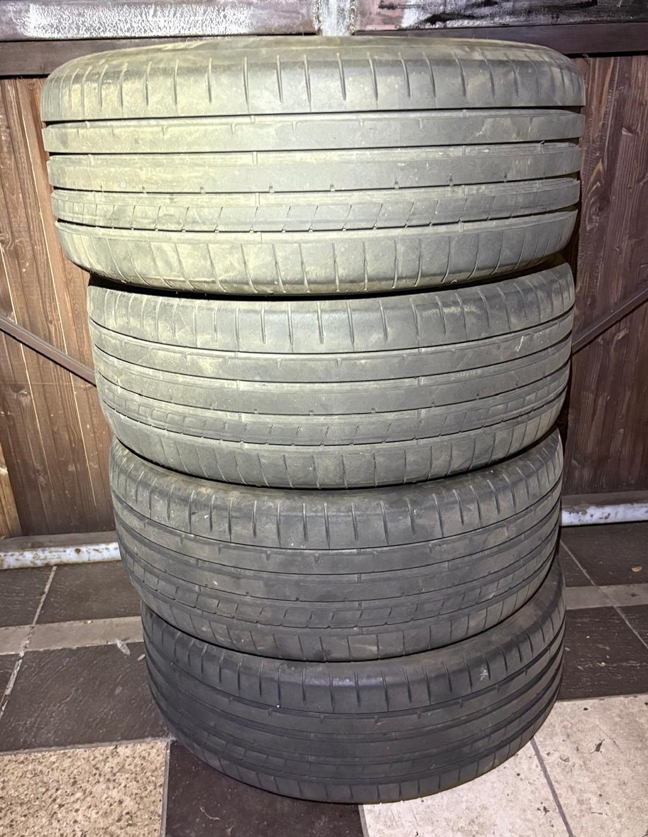 Sada letní pneu Dunlop 265/45/21