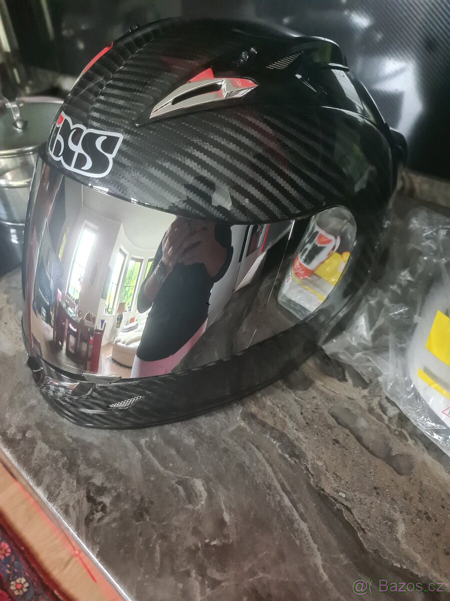 IXS karbonová přilba