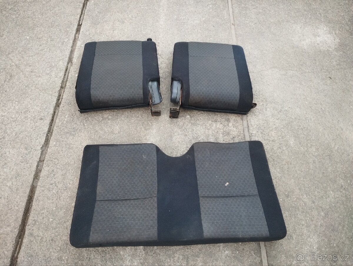 Zadní sedadla Suzuki Jimny