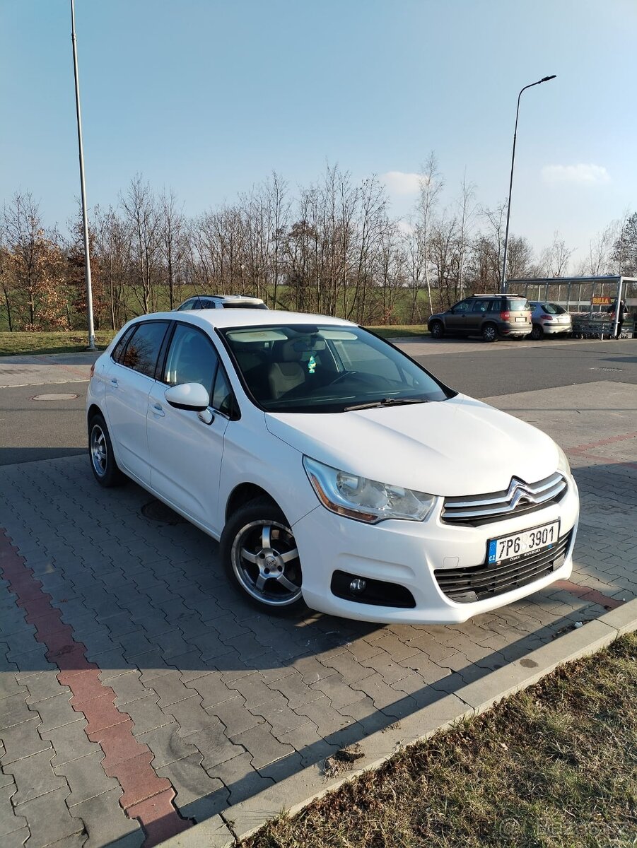 Citroen c 4 1.6 benzin 2011