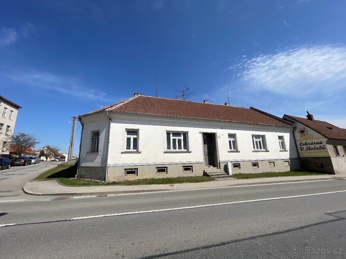 Vícegenerační rodinný dům s pozemkem 1403m2