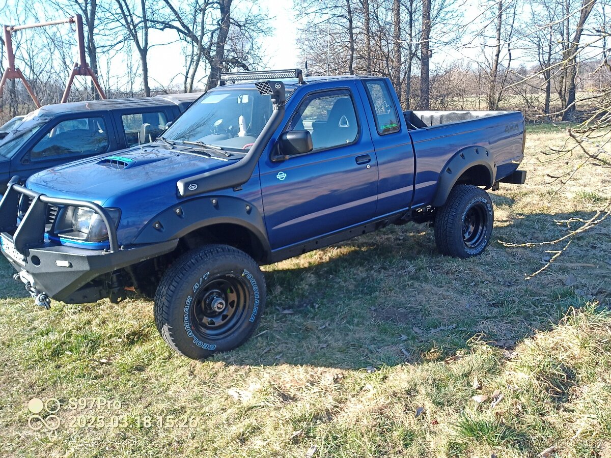 Nissan Navara D22