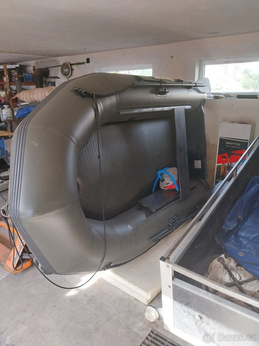 Prodám člun M boat 280