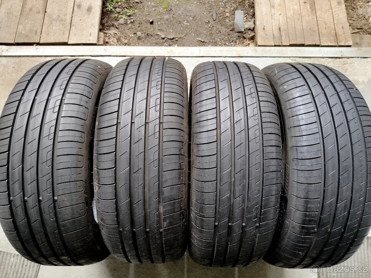 Letní 215/55 R17 98W Goodyear efficient grip