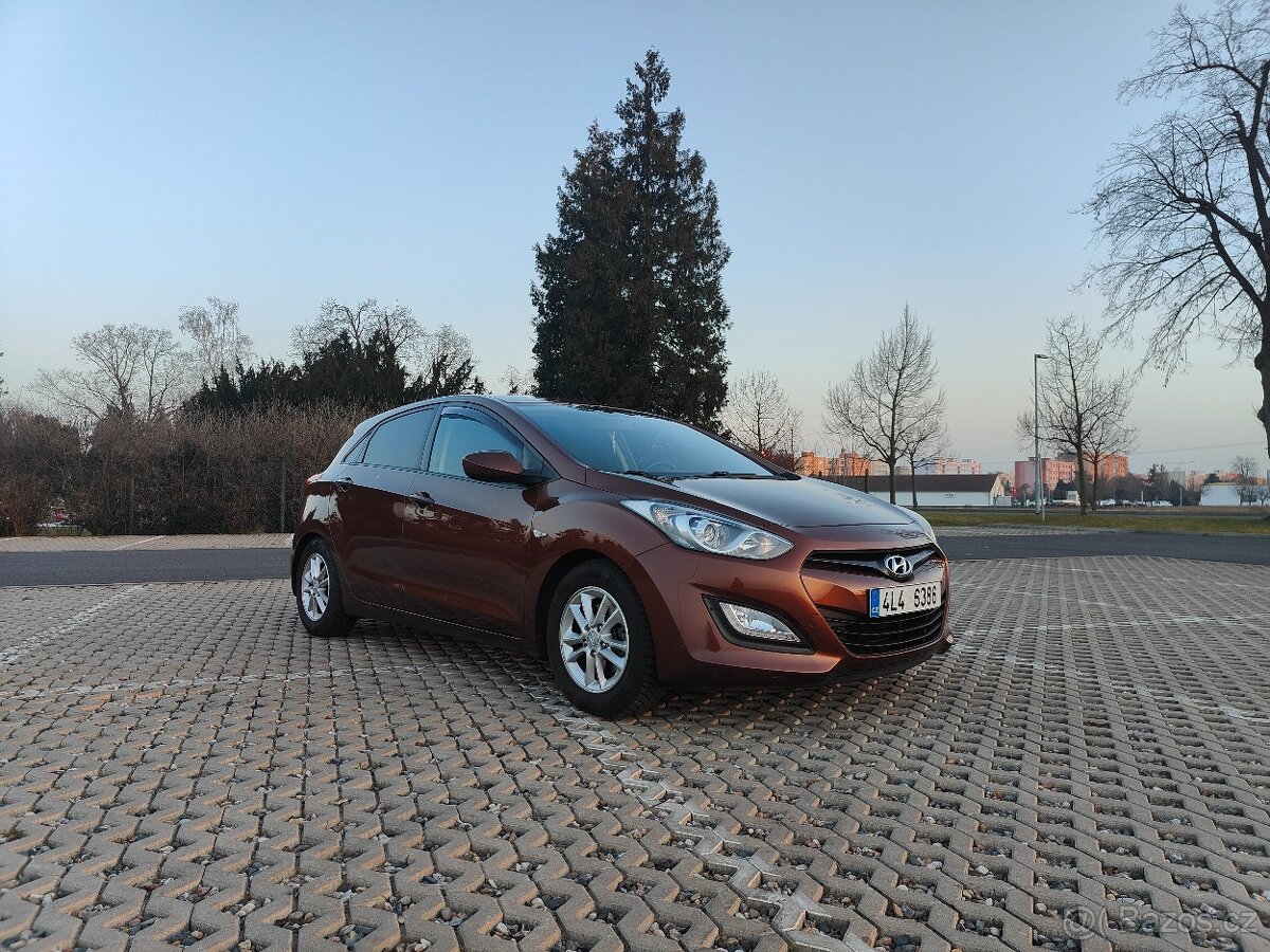 2012 Hyundai i30 - mnoho komfortních úprav