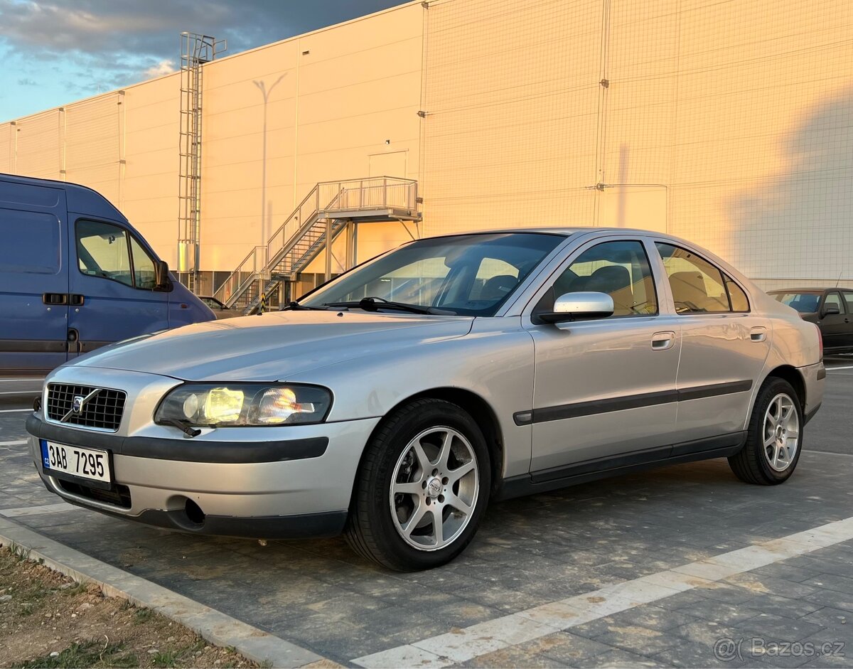 Volvo S60 – 2003 | 96 kW | Automat |