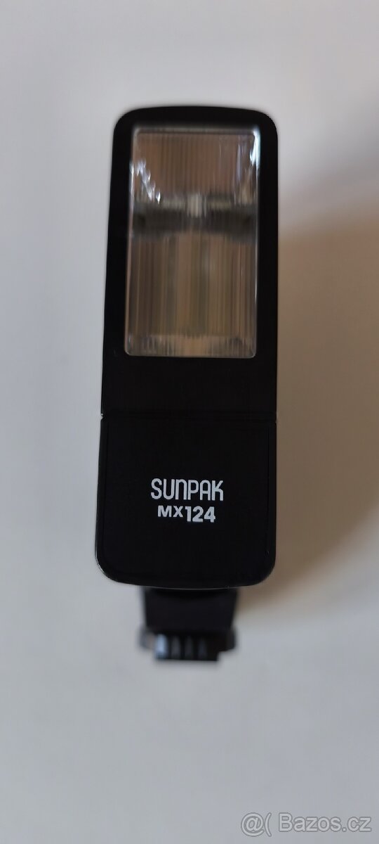 Elektronický blesk Sunpak MX 124